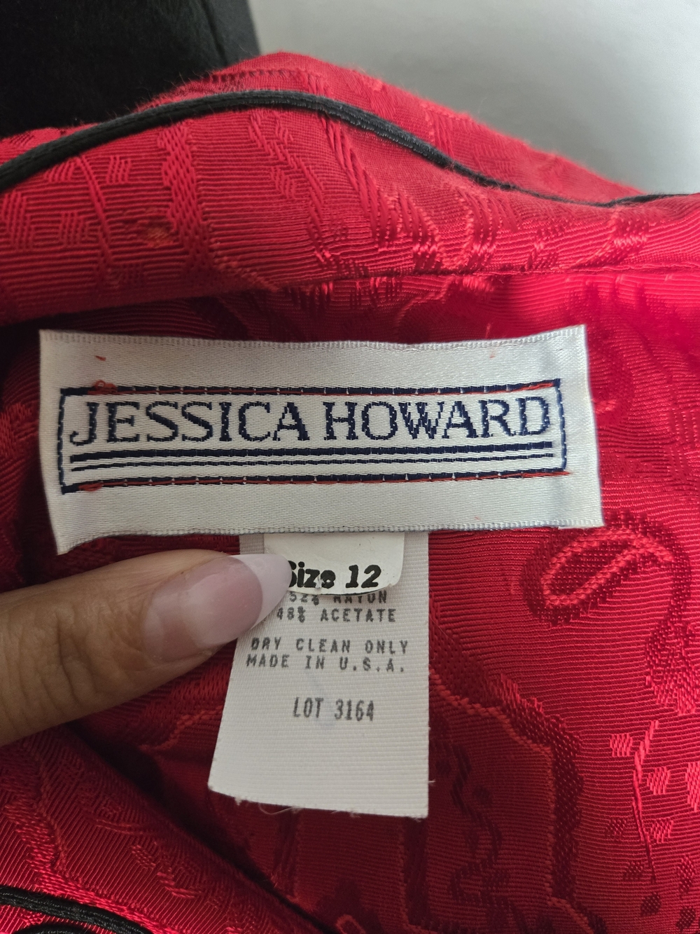 Jessica Howard Red Embroidered Button-Down Top with Black Frog Closures Vintage - Picture 5 of 5